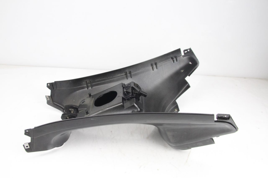 photo de CARENADO DE DEPÓSITO PIAGGIO XEVO - X EVO 125 (2007 - 2017) - Detalles de los puntos de fijación