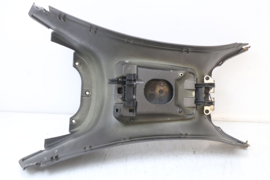 photo de CARENADO DE DEPÓSITO PIAGGIO XEVO - X EVO 125 (2007 - 2017) - Estado de la superficie y material