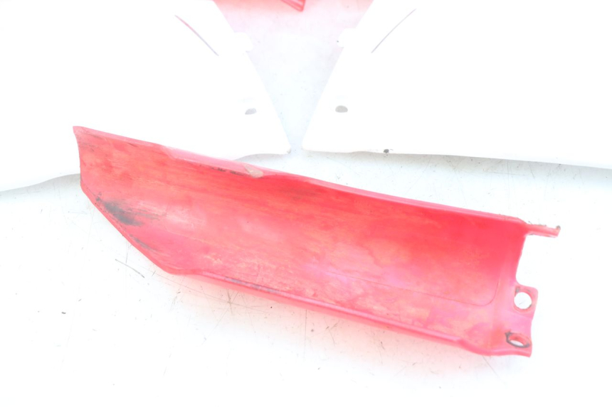 photo de CARROCERÍA CARENAJE COMPLETO HONDA CR 125 (1995 - 1997) - Enfoque en la estructura