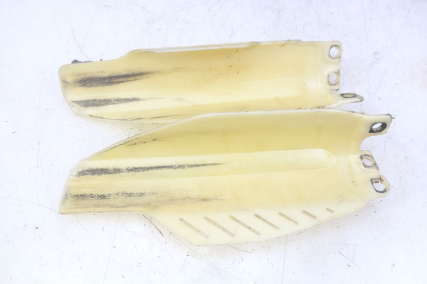 photo de CARROCERÍA CARENAJE COMPLETO HONDA CR 80 (2001 - 2003) - Detalles de los puntos de fijación