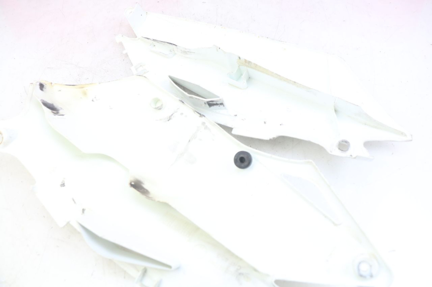 photo de CARROCERÍA CARENAJE COMPLETO HONDA CRF CR-F 450 (2009 - 2012) - Zoom sobre los componentes