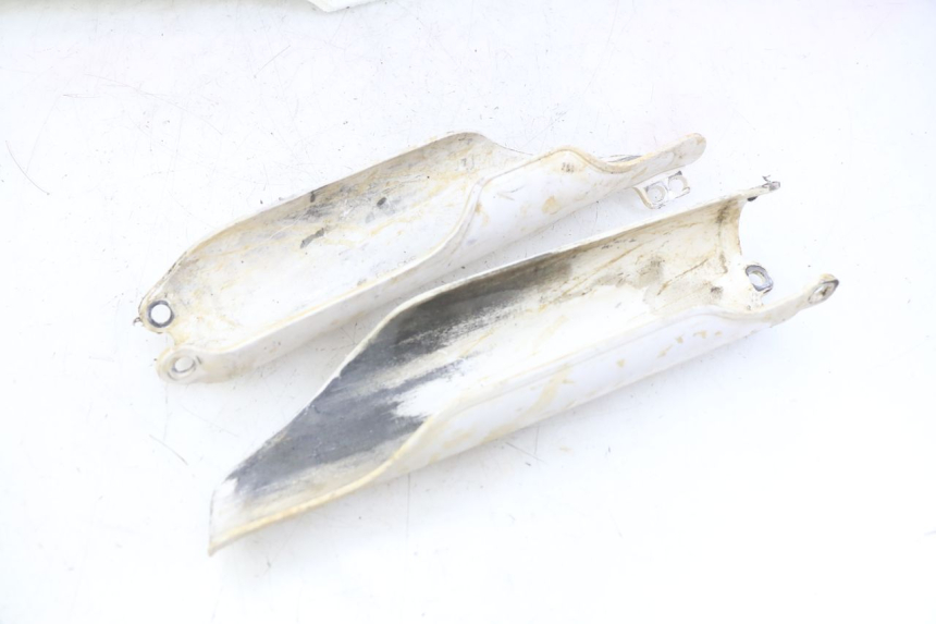 photo de CARROCERÍA CARENAJE COMPLETO HONDA CRF CR-F 450 (2009 - 2012) - Enfoque en la estructura