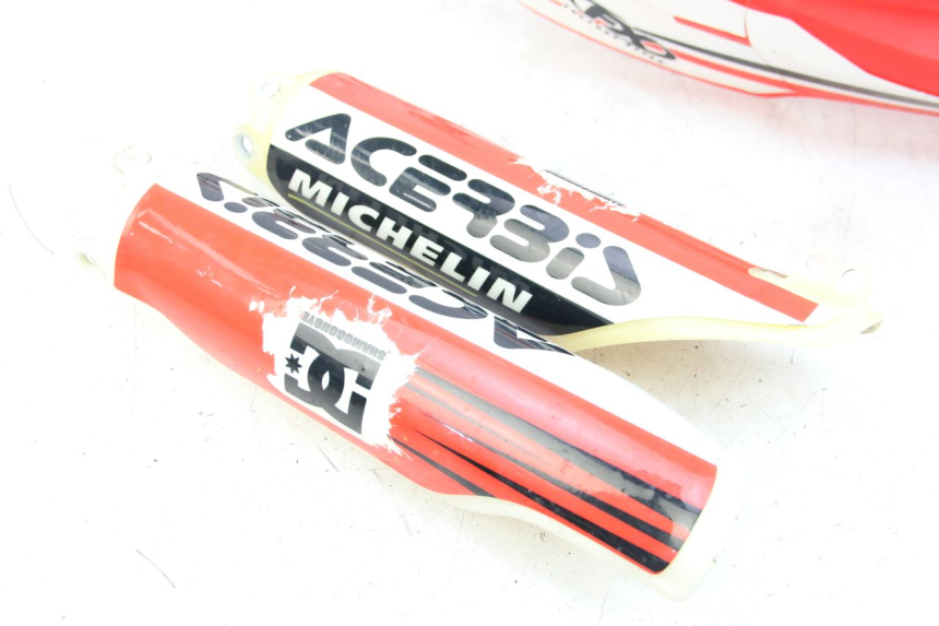 photo de CARROCERÍA CARENAJE COMPLETO HONDA CRF 250 (2010 - 2013) - Enfoque en la estructura