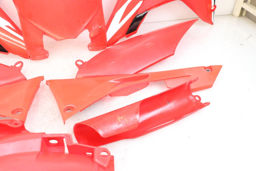 photo de COMPLETO CARENADO HONDA CRF R 250 (2020 - 2021) - Detalles de los puntos de fijación