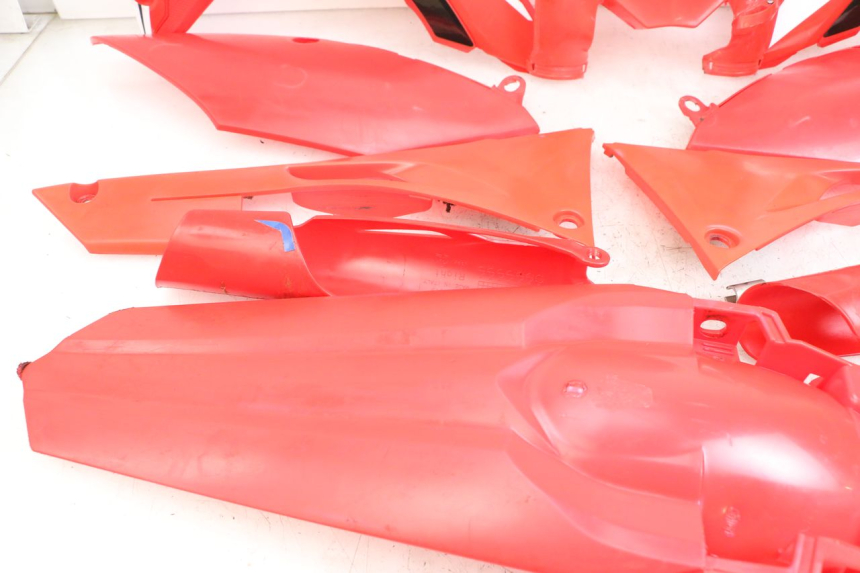 photo de COMPLETO CARENADO HONDA CRF R 250 (2020 - 2021) - Estado de la superficie y material