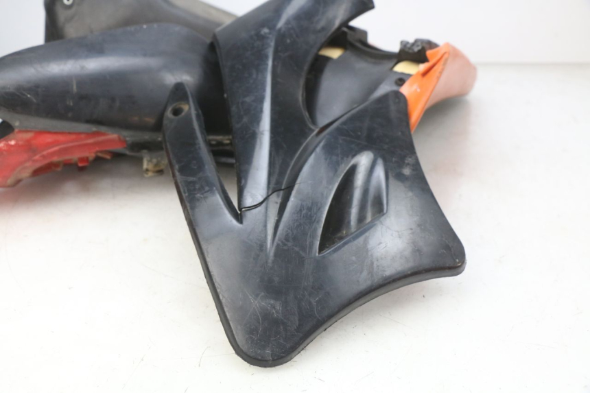 photo de CARROCERÍA CARENAJE COMPLETO CCR DIRT BIKE 110 - Estado de la superficie y material