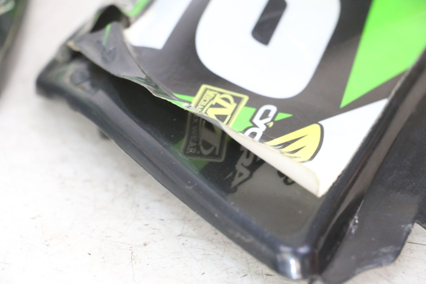 photo de COMPLETO CARENADO PROBIKE DIRT 140 - Zoom sobre los componentes