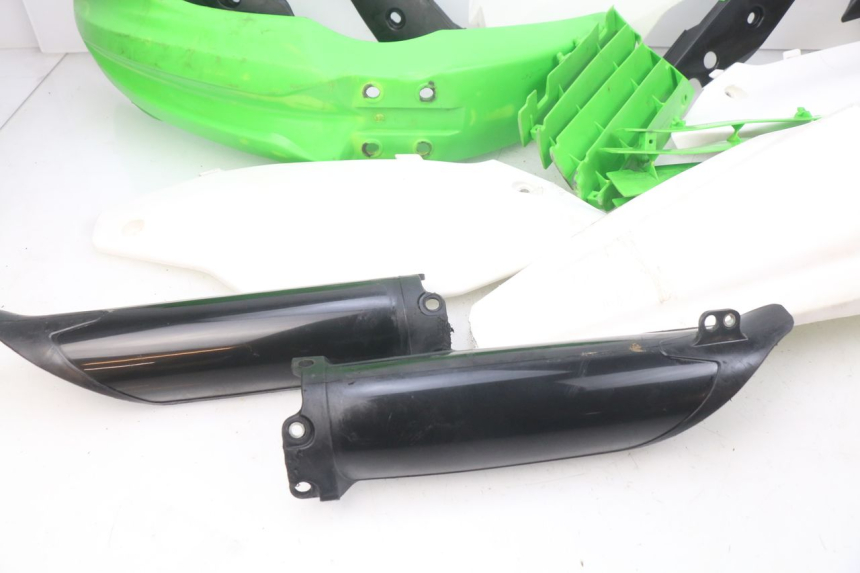 photo de CARROCERÍA CARENAJE COMPLETO KAWASAKI KX F KXF 450 (2012 - 2015) - Primer plano técnico