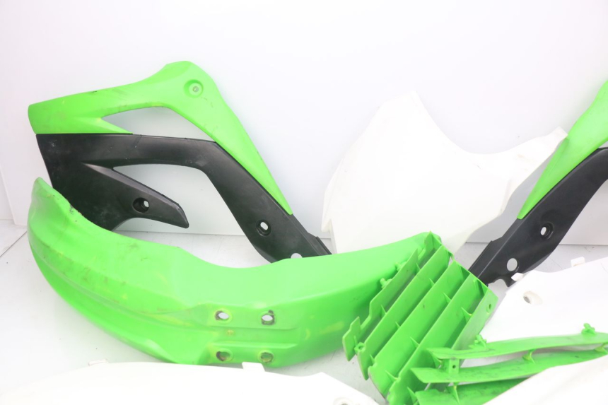 photo de CARROCERÍA CARENAJE COMPLETO KAWASAKI KX F KXF 450 (2012 - 2015) - Estado de la superficie y material