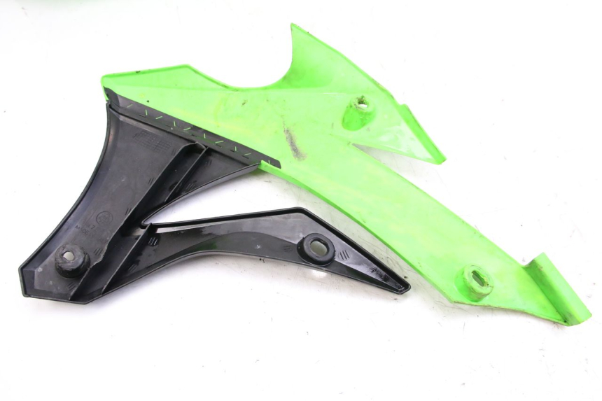 photo de CARROCERÍA CARENAJE COMPLETO KAWASAKI KX 85 (2001 - 2013) - Enfoque en la estructura