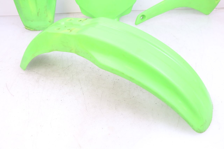 photo de CARROCERÍA CARENAJE COMPLETO KAWASAKI KX 85 (2001 - 2013) - Enfoque en la estructura