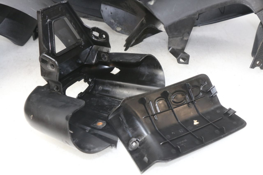 photo de COMPLETO CARENADO PEUGEOT LUDIX 50 (2008 - 2017) - Ángulo de visión alternativo