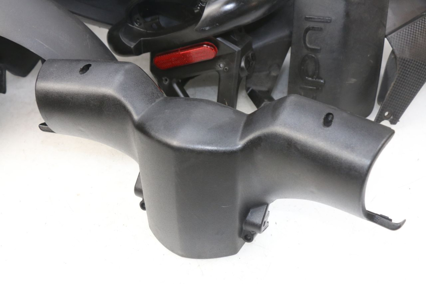 photo de COMPLETO CARENADO PEUGEOT LUDIX 50 (2008 - 2017) - Perfil de la pieza de repuesto