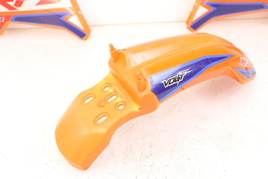 photo de CARROCERÍA CARENAJE COMPLETO APOLLO RFZ 125 - Detalles de los puntos de fijación