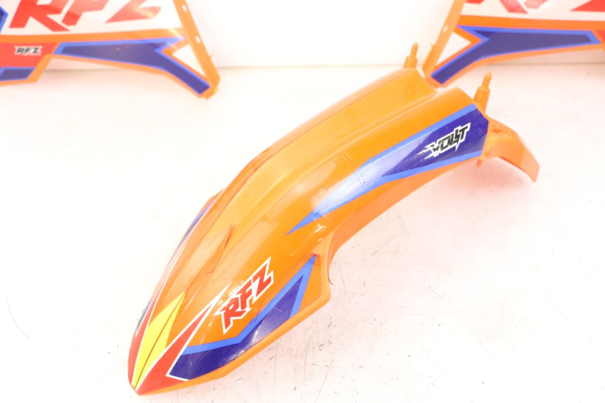 photo de CARROCERÍA CARENAJE COMPLETO APOLLO RFZ 125 - Estado de la superficie y material