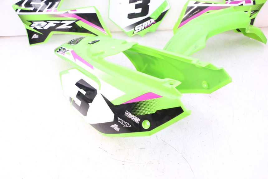 photo de CARROCERÍA CARENAJE COMPLETO APOLLO RFZ 125 - Primer plano de alta resolución