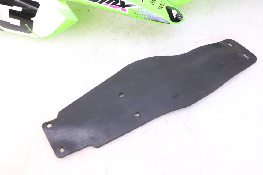 photo de CARROCERÍA CARENAJE COMPLETO APOLLO RFZ 125 - Enfoque en la estructura