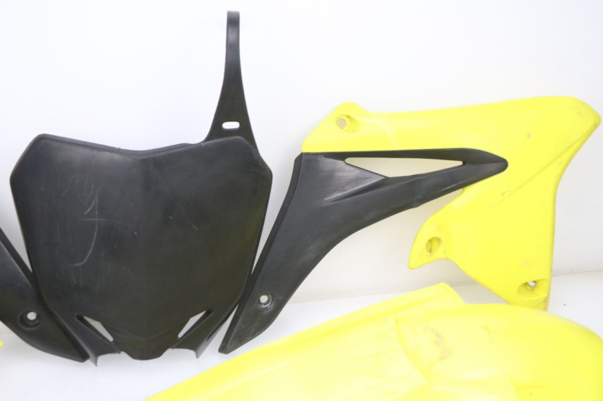 photo de COMPLETO CARENADO SUZUKI RM-Z RMZ 250 (2010 - 2016) - Enfoque en la estructura