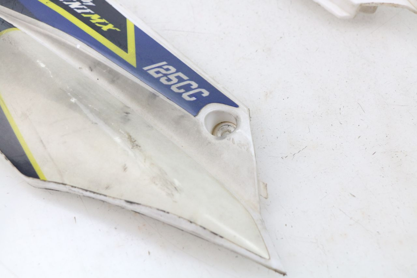 photo de COMPLETO CARENADO MINI MX ROOKIE 125 - Estado de la superficie y material