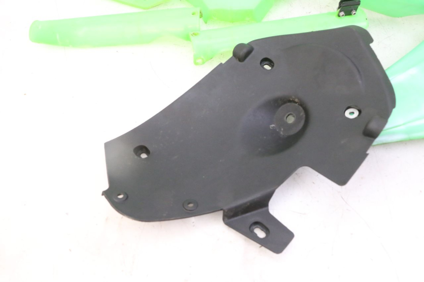 photo de CARROCERÍA CARENAJE COMPLETO APOLLO RXF 125 - Enfoque en la estructura