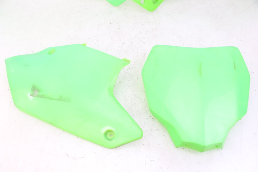 photo de CARROCERÍA CARENAJE COMPLETO APOLLO RXF 125 - Estado de la superficie y material