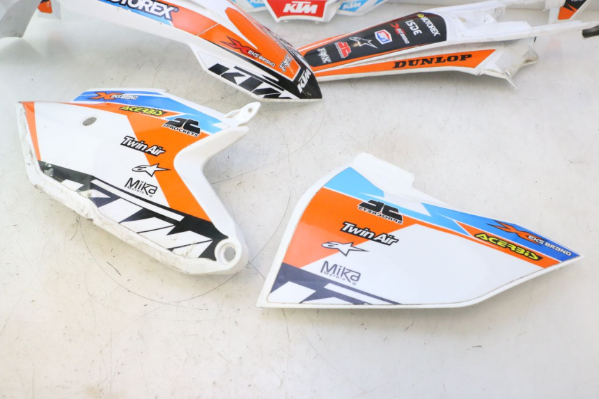 photo de COMPLETO CARENADO KTM SX 85 (2018 - 2024) - Zoom sobre los componentes