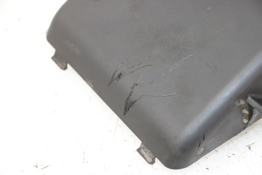 photo de TAPA ENCENDIDO APRILIA SR MOTARD 50 (2012 - 2018) - Otra perspectiva