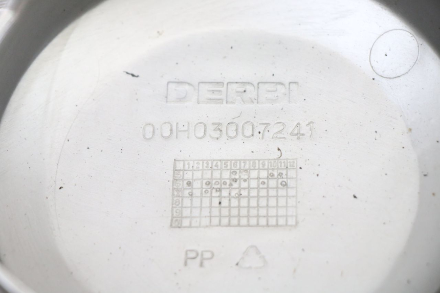 photo de TAPA ENCENDIDO DERBI SENDA R X-TREME 50 (2006 - 2010) - Primer plano técnico