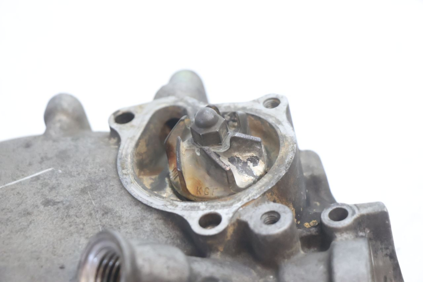 photo de CUBIERTA DEL ENCENDIDO HONDA FES S-WING SWING ABS 125 (2007 - 2015) - Primer plano técnico