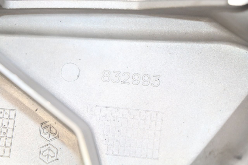 photo de CUBIERTA DEL ENCENDIDO GILERA GP 800 (2007 - 2013) - Zoom estado de uso