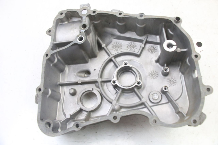 photo de TAPA ENCENDIDO KYMCO XCITING 500 (2007 - 2010) - Detalles de los puntos de fijación