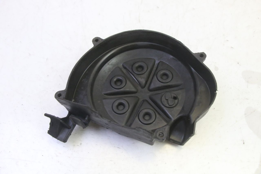 photo de TAPA ENCENDIDO APRILIA SR R 2T LC 50 (2018 - 2021) - Primer plano técnico