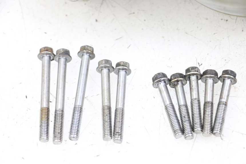 photo de TAPA ENCENDIDO SUZUKI VL INTRUDER 125 (2004 - 2007) - Detalles de los puntos de fijación