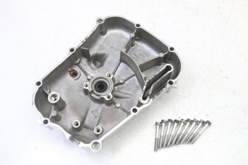 photo de TAPA ENCENDIDO YAMAHA X-MAX XMAX 125 (2010 - 2013) - Detalles de los puntos de fijación