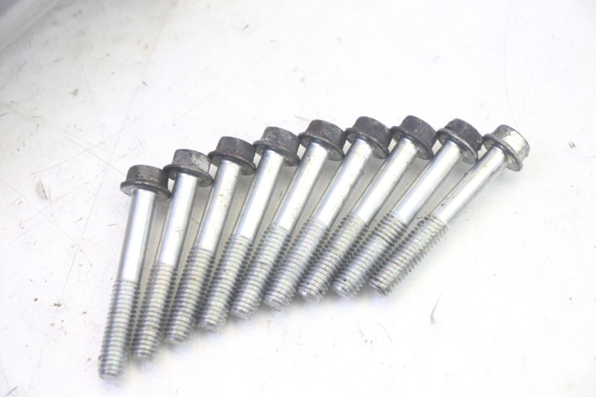 photo de TAPA ENCENDIDO YAMAHA X-MAX XMAX 125 (2010 - 2013) - Detalles de los puntos de fijación