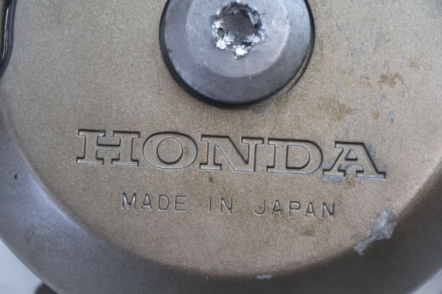 photo de TAPA ENCENDIDO HONDA XRV AFRICA TWIN 750 (1990 - 1992) - Detalle de la pieza