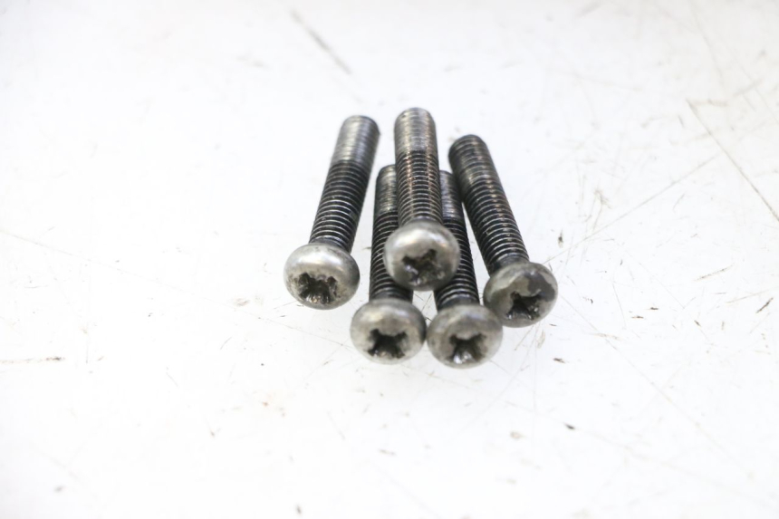 photo de TAPA ENCENDIDO YAMAHA YZ 125 (1998 - 2005) - Detalles de los puntos de fijación