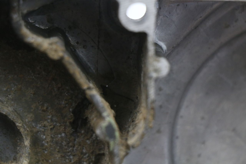 photo de CARTER DEL ALTERNADOR KSR RACING DRIFT 140 - Detalles de los puntos de fijación