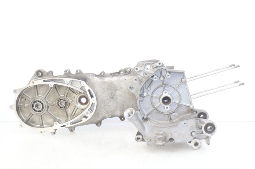 photo de CÁRTER DE MOTOR INFERIOR KYMCO AGILITY 16+ 4T 50 (2018 - 2023) - Primer plano de alta resolución