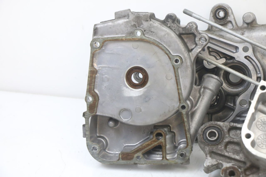 photo de CÁRTER DE MOTOR INFERIOR KYMCO AGILITY 4T 50 (2018 - 2022) - Detalle de la pieza