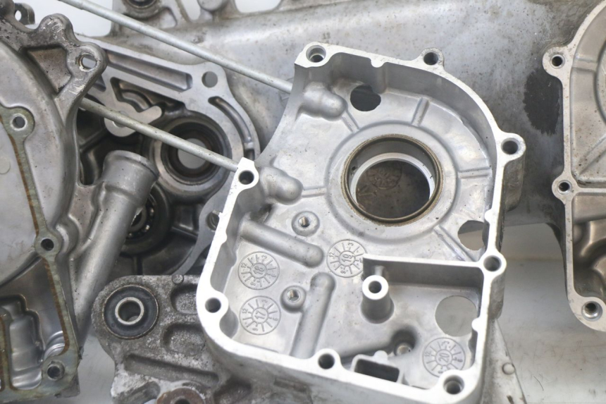 photo de CÁRTER DE MOTOR INFERIOR KYMCO AGILITY 4T 50 (2018 - 2022) - Otra perspectiva