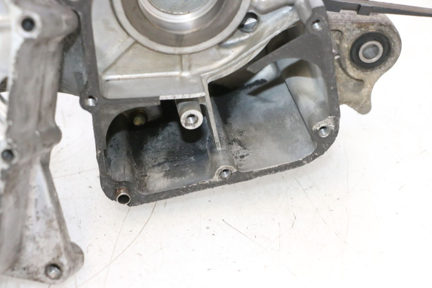 photo de CÁRTER DE MOTOR INFERIOR KYMCO AGILITY 4T 50 (2005 - 2018) - Primer plano de alta resolución