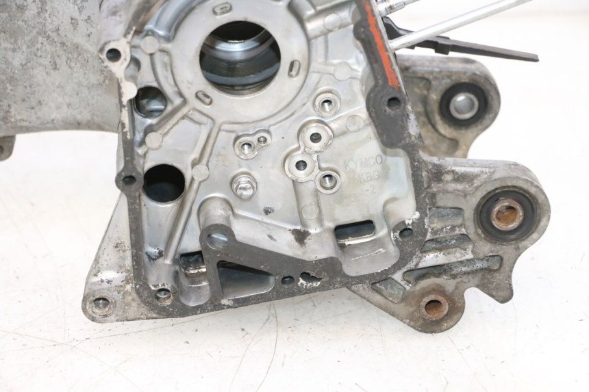 photo de CÁRTER DE MOTOR INFERIOR KYMCO AGILITY 4T 50 (2005 - 2018) - Detalles de los puntos de fijación