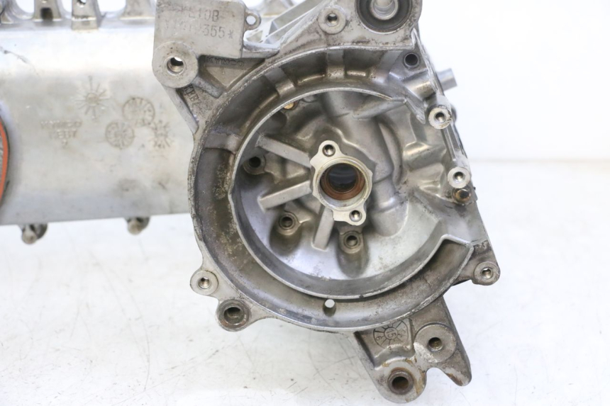 photo de CÁRTER DE MOTOR INFERIOR KYMCO AGILITY NAKED RENOUVO 2T 50 (2011 - 2018) - Zoom sobre los componentes