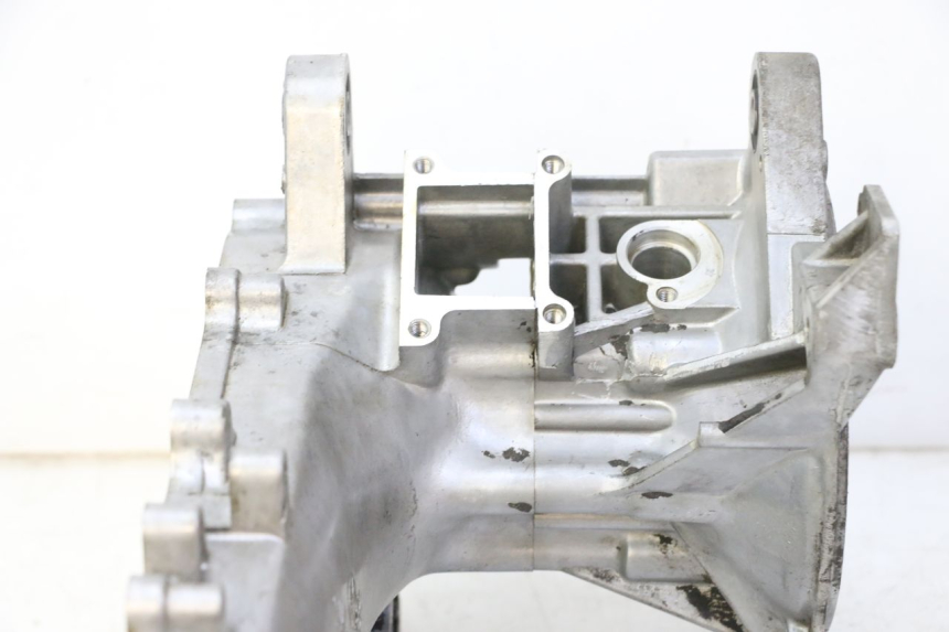 photo de CÁRTER DE MOTOR INFERIOR KYMCO AGILITY NAKED RENOUVO 2T 50 (2011 - 2018) - Estado de la superficie y material