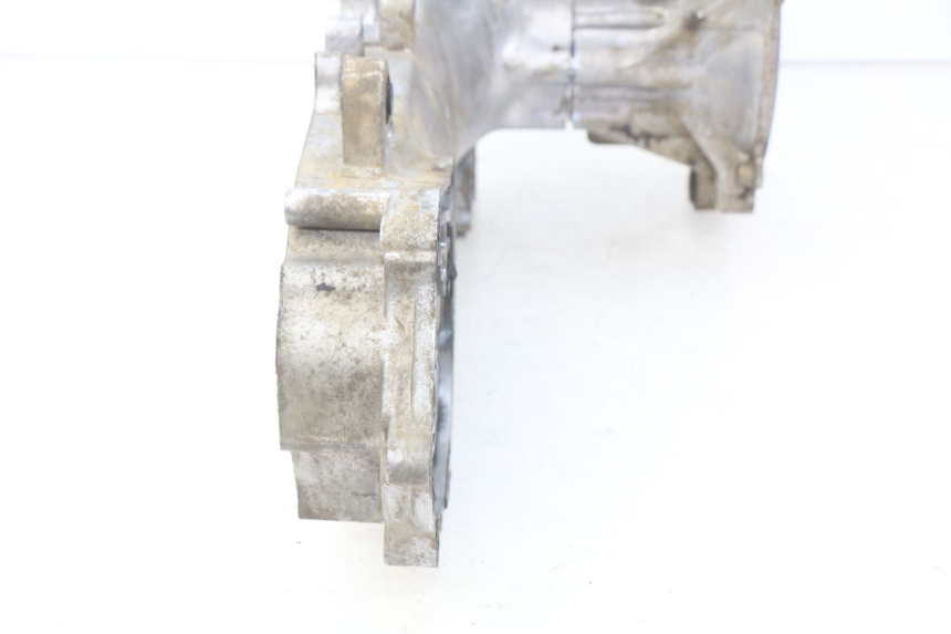 photo de CÁRTER DE MOTOR INFERIOR KYMCO AGILITY RS 2T 50 (2009 - 2013) - Detalles de los puntos de fijación