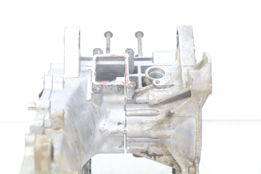 photo de CÁRTER DE MOTOR INFERIOR KYMCO AGILITY RS 2T 50 (2009 - 2013) - Estado de la superficie y material