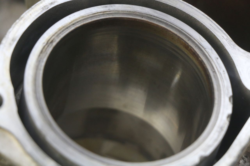 photo de CÁRTER DE MOTOR INFERIOR HONDA CBF 500 (2004 - 2007) - Características distintivas