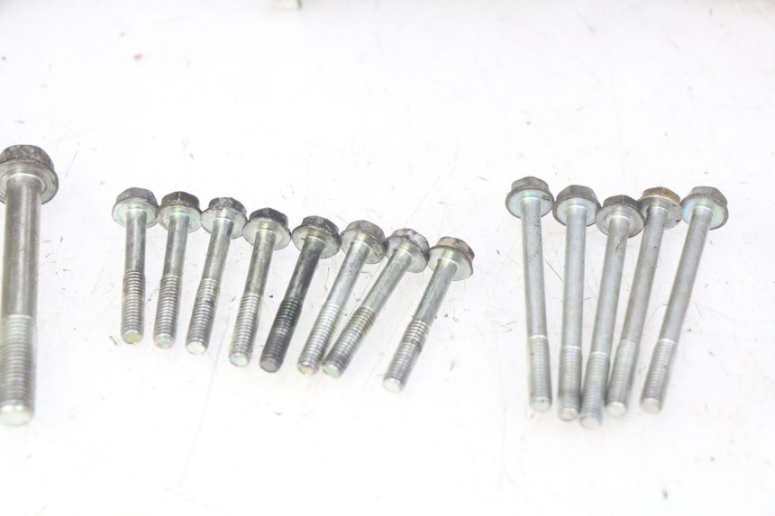 photo de CÁRTER DE MOTOR INFERIOR HONDA CBF 500 (2004 - 2007) - Detalles de los puntos de fijación