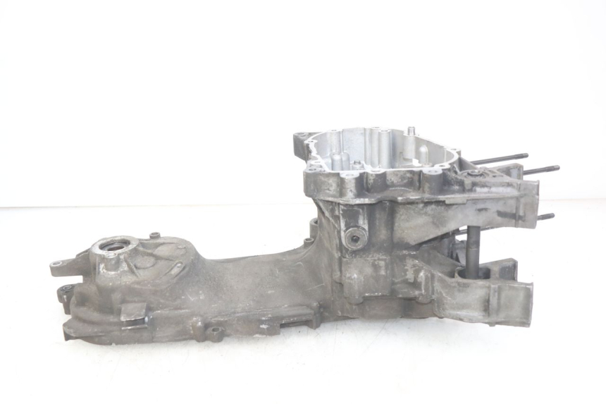 photo de CÁRTER DE MOTOR INFERIOR PEUGEOT CITYSTAR 125 (2011 - 2017) - Primer plano técnico